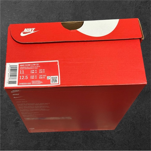 Athletic_Shoes